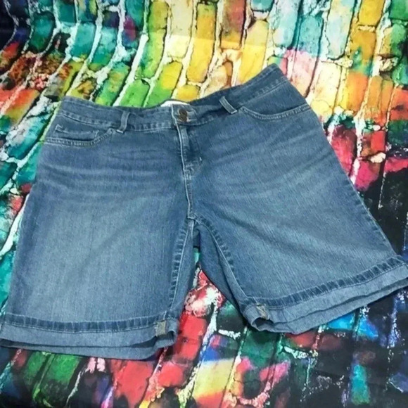 Levi Strauss signature brand size 14 ladies‎ Jean shorts - Picture 1 of 8